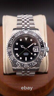 Bruce Wayne GMT 40mm Custom Sub Date Mod Watch Micro adjustment bracelet
