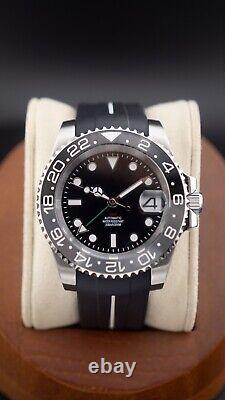 Bruce Wayne GMT 40mm Custom Sub Date Mod Watch Micro adjustment bracelet