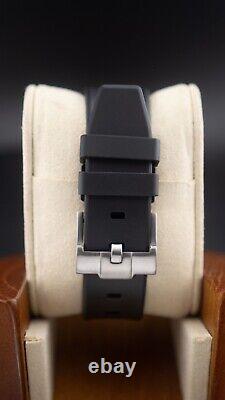 Bruce Wayne GMT 40mm Custom Sub Date Mod Watch Micro adjustment bracelet