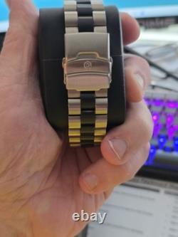 Fury Gmt Deep Purple Dial. Titanium Band. Mint Condition. Automatic 42mm