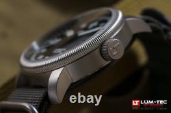 Lum-Tec Combat B67 Day/Date watch, 2-yrwarranty, USA Made, 2 straps, 43mm, NIB
