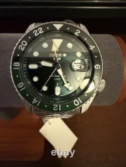 New Seiko 5 Sports SKX Sports GMT Green Dial Stainless Steel Watch SSK035