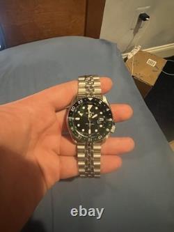 New Seiko 5 Sports SKX Sports GMT Green Dial Stainless Steel Watch SSK035