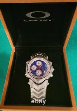 Oakley GMT Watch Blue Dial, Working, All Links, World Time withLeather Box. 10-141
