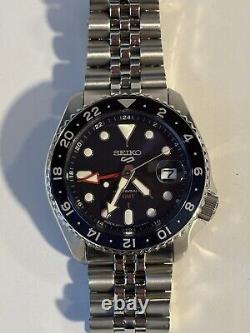 Seiko 5 Sports GMT Series 42.5mm Men's Watch Blue Dial + 2 Free Straps