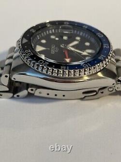 Seiko 5 Sports GMT Series 42.5mm Men's Watch Blue Dial + 2 Free Straps