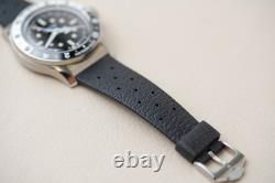 Serica 8315-1 GMT COSC 39mm 9 Crown Steel Automatic Watch Oreo