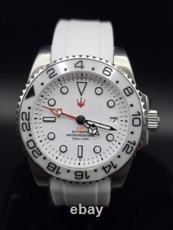 The World Traveller GMT Analog Watch Men's