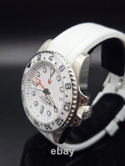 The World Traveller GMT Analog Watch Men's