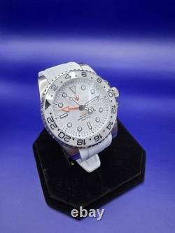 The World Traveller GMT Analog Watch Men's