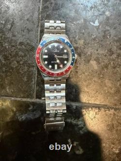 Unisex Wristwatch TIMEX Q DIVER GMT TW2V38000 Stainless Steel Black SWISS MADE
