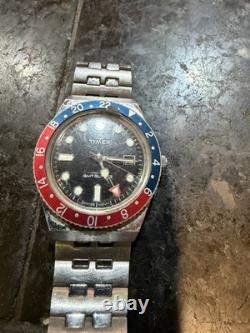 Unisex Wristwatch TIMEX Q DIVER GMT TW2V38000 Stainless Steel Black SWISS MADE