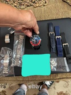 Vaer G7 Meridian Swiss GMT 39mm $1199 msrp 4 straps plus Vaer oyster & jubilee Vaer G7 Meridian Swiss GMT 39mm $1199 msrp 4 straps plus Vaer oyster & jubilee