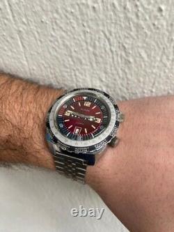 Vintage 1970s Men's Aldor GMT World Time 17 Jewels Date Red Dial 42mm Watch