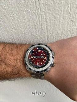 Vintage 1970s Men's Aldor GMT World Time 17 Jewels Date Red Dial 42mm Watch