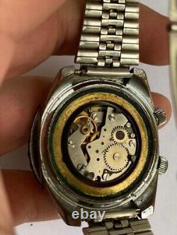 Vintage 1970s Men's Aldor GMT World Time 17 Jewels Date Red Dial 42mm Watch
