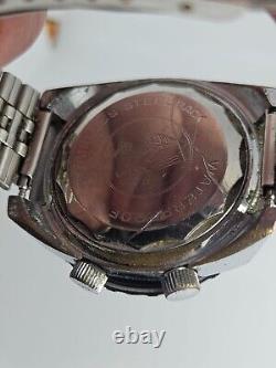 Vintage 1970s Men's Aldor GMT World Time 17 Jewels Date Red Dial 42mm Watch