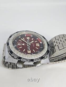 Vintage 1970s Men's Aldor GMT World Time 17 Jewels Date Red Dial 42mm Watch