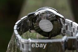 Zodiac Automatic Super Sea Wolf ZO9410 World Time GMT Dial Men's Watch. UNWORN