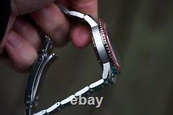Zodiac Automatic Super Sea Wolf ZO9410 World Time GMT Dial Men's Watch. UNWORN